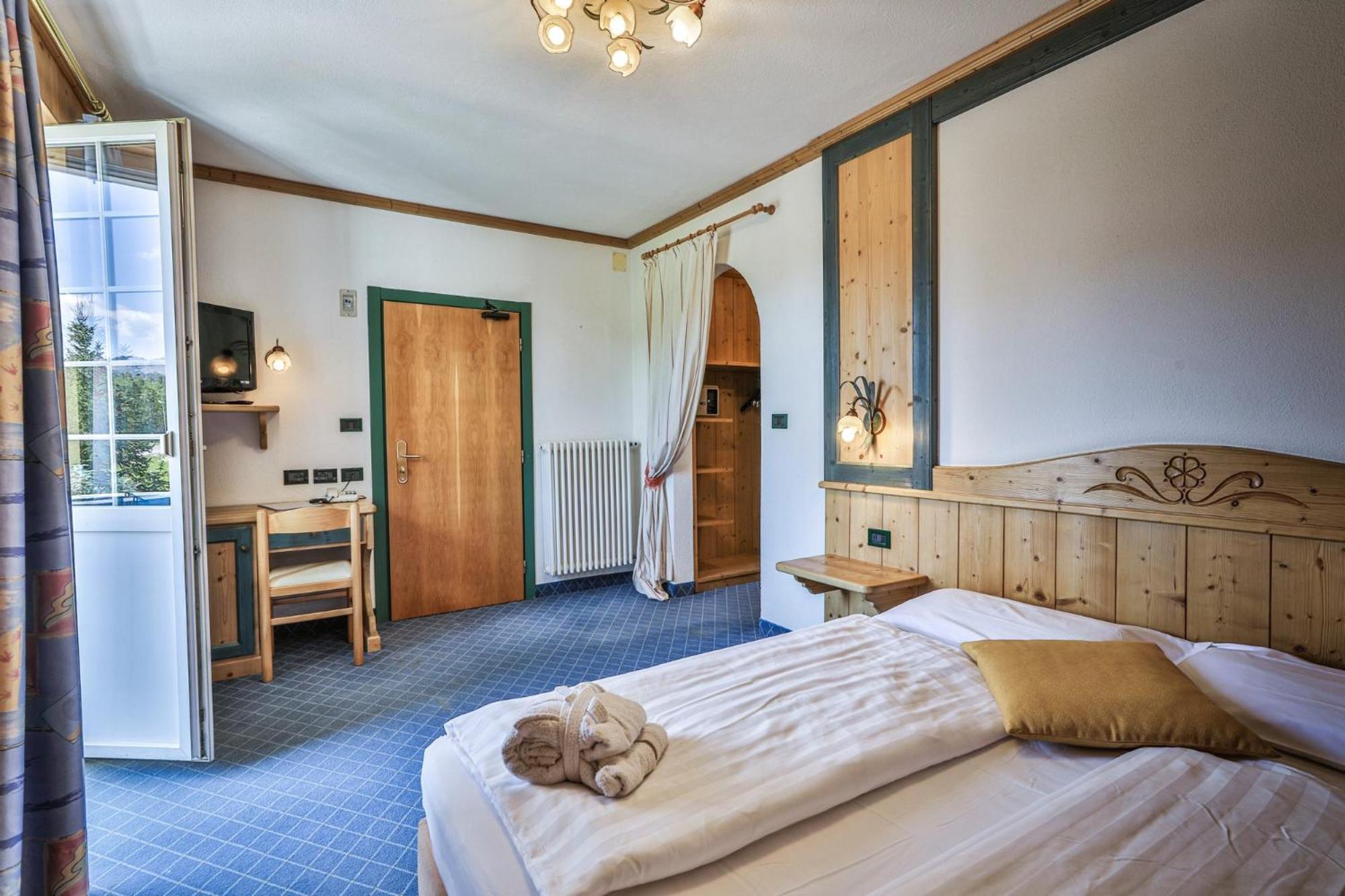 Mytime Hotels Savoy Vigo di Fassa Oda fotoğraf
